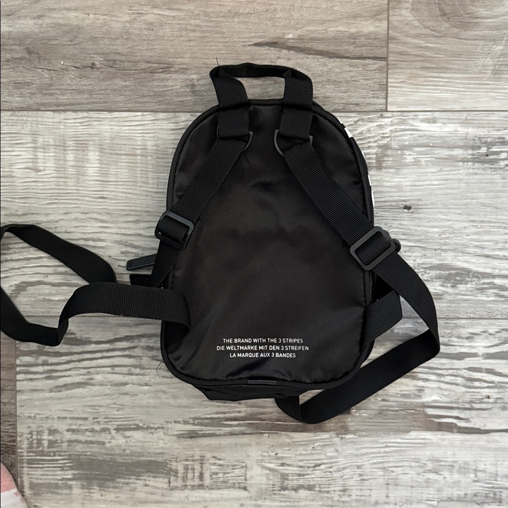 Adidas mini backpack NWOT - Picture 3 of 3